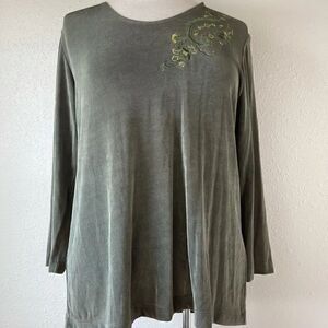 NWT Wear It Women’s Top Size (8/10)